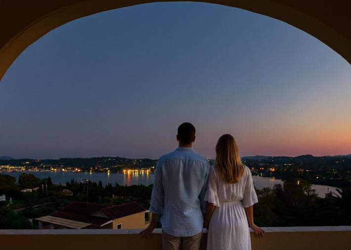 Apartahotel para 2 personas, con Balcón y Jardín además de Piscina y Vistas en Corfú