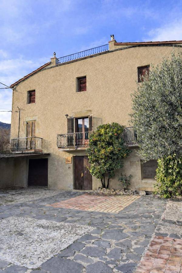 Casa rural para 10 personas, con vistas además de jardín y piscina, Se admiten mascotas en Las Planas - 4