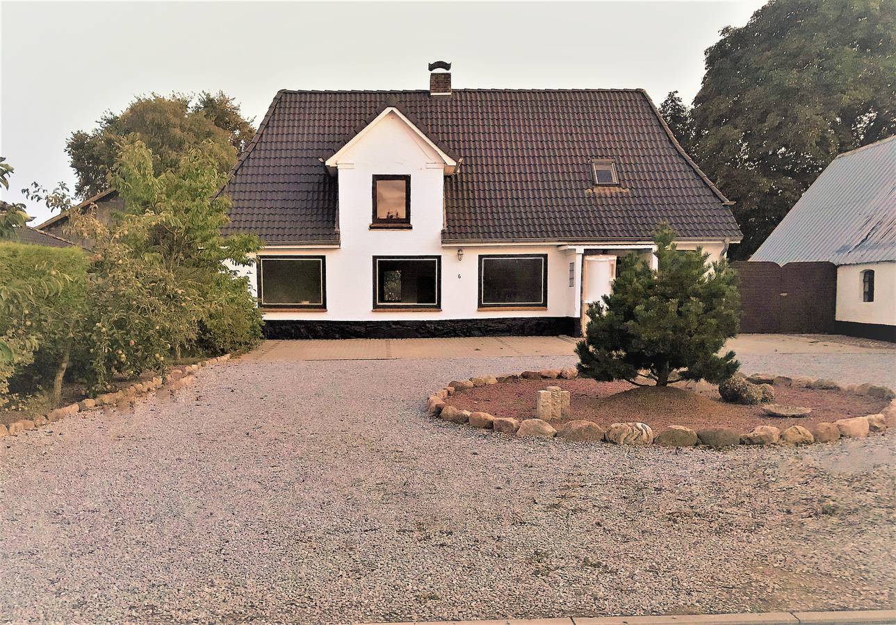 Ferienhaus 'Sonnenschein' mit privater Terrasse, privatem Garten und Wi-Fi in Janneby, Grünes Binnenland