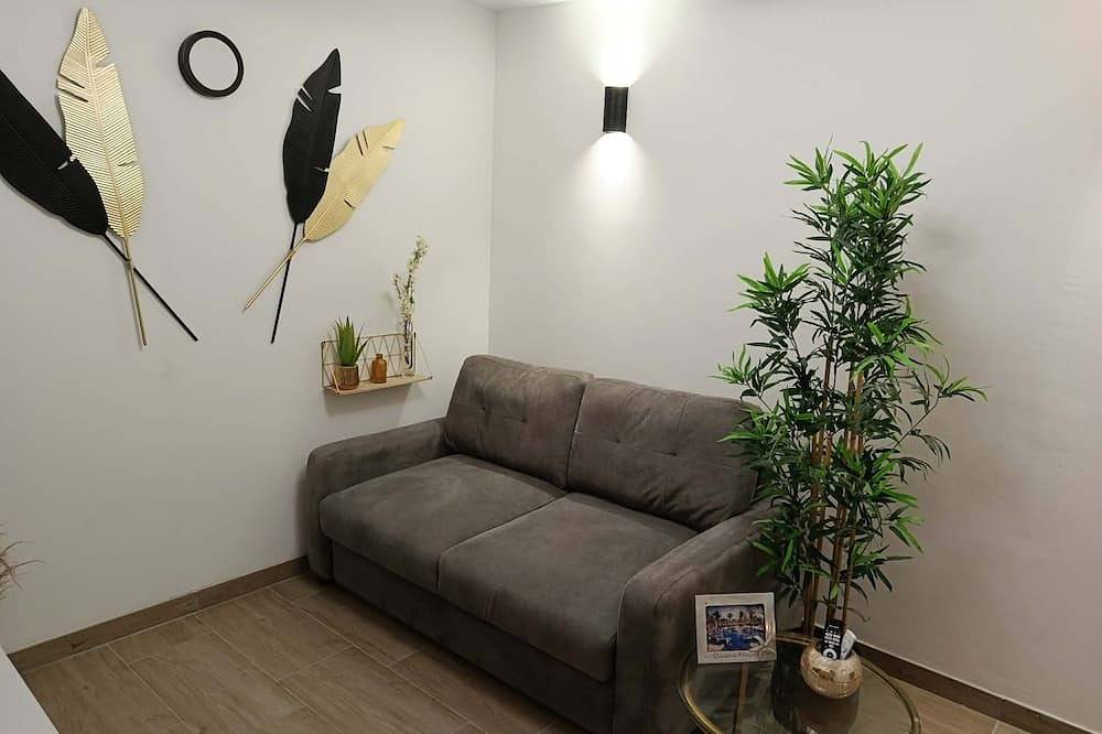 Charming 3-room apartment in the heart of Istres with an air purifier in Istres, Mediterranean Coast (France)