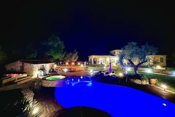 Location de vacances pour 8 personnes, avec jardin et jacuzzi à Alba-la-Romaine