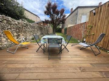 Gîte pour 4 personnes, avec jardin à Casteljaloux