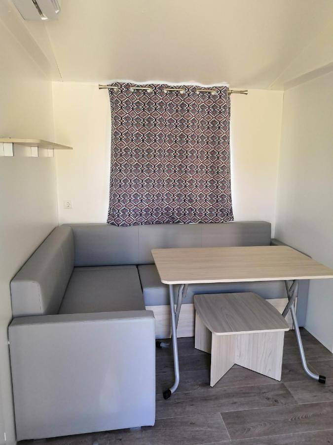 Camping pour 4 personnes, avec vue ainsi que piscine et jardin dans Privas (arrondissement) - 4