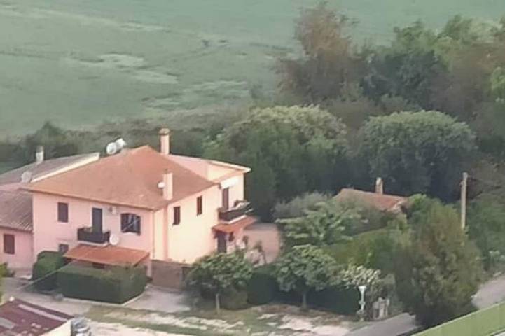 Casa vacanza per 5 persone, con balcone e idromassaggio in Magliano Sabina