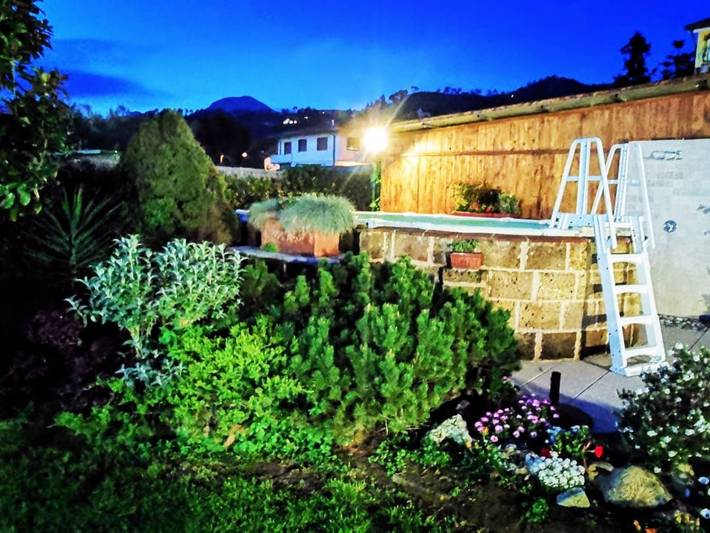 Ferienhaus für 4 Personen, mit Balkon und Garten sowie Pool