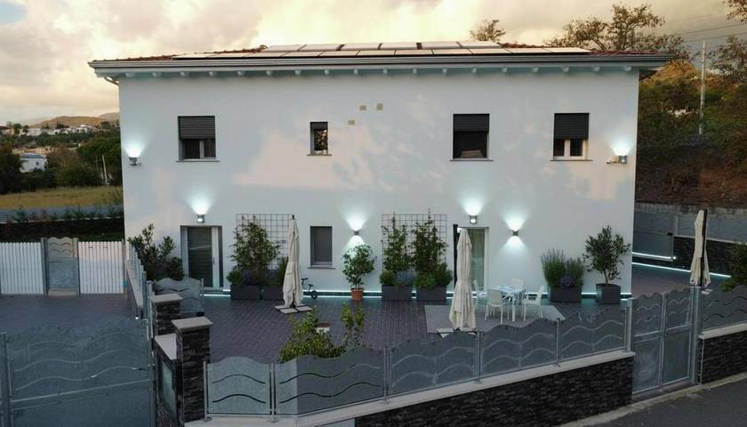 Casa vacanza per 4 persone, con Terrazza e Giardino a Sangineto
