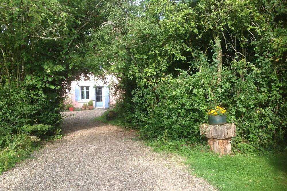 Maison de vacances rustique dans le centre de la France in Tranzault, Région de La Châtre