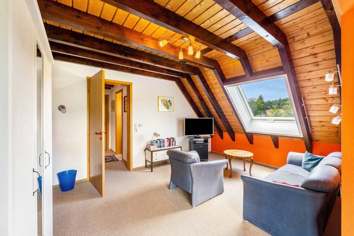 Entire apartment, Apartment 'Ferienwohnung' with Shared Terrace, Garden, and Wi-Fi in Emmendingen, Southern Black Forest