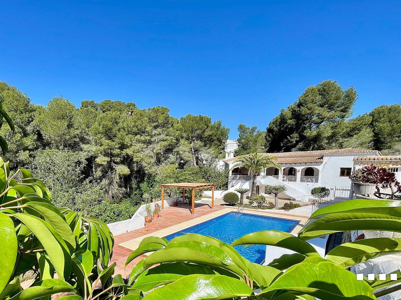 Spacious villa in Benissa with private pool, air conditioning, Wifi and parking in Benissa, Costa Blanca