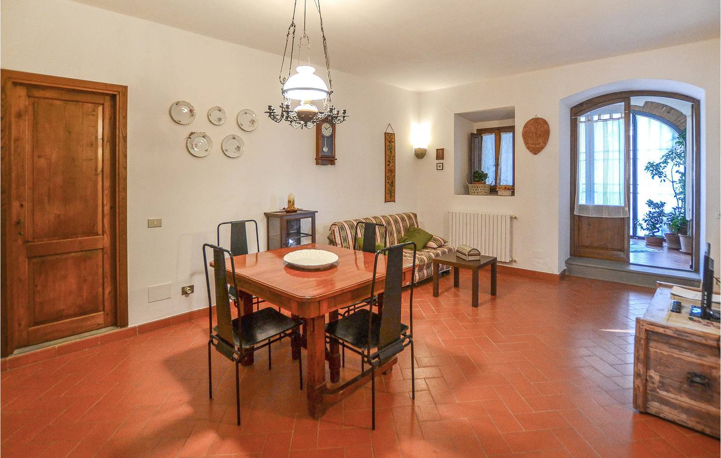 Appartamento intero, Appartamento di 80mq: parcheggio, piscina, giardino e internet in Rignano sull'Arno, Valdarno