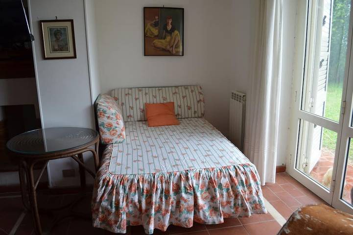 Appartamento intero, Just outside Rome.  Apartment in a villa, with swimming pool. in Poggio San Lorenzo, Terminillo