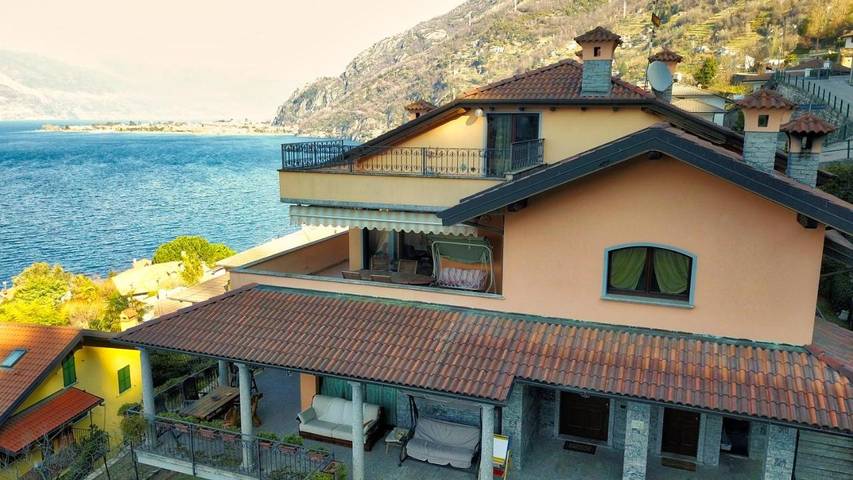 B&b voor 4 personen, with Balkon and Terras as well as Tuin and Zwembad in Bellano