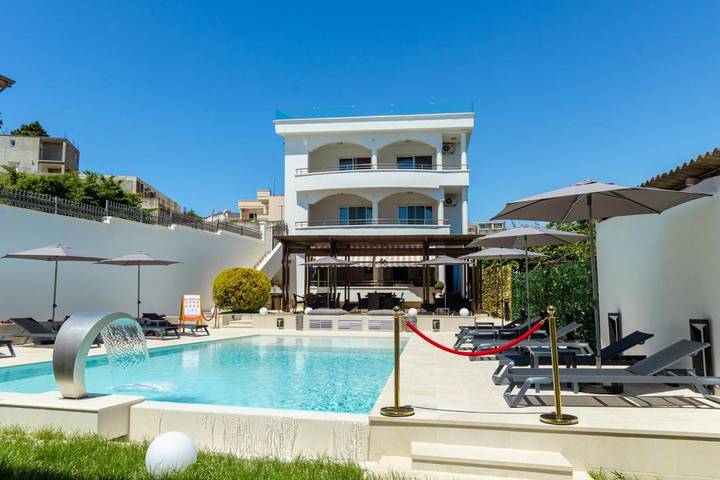 Maison d’hôte pour 4 personnes, avec jardin ainsi que vue et piscine, adapté aux familles au Monténégro - 2