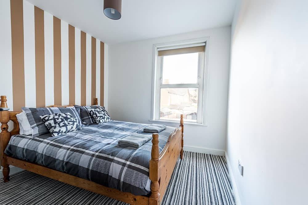 Modern 4 Bed House-Perfect Getaway for Stonehenge! in Salisbury, Wiltshire