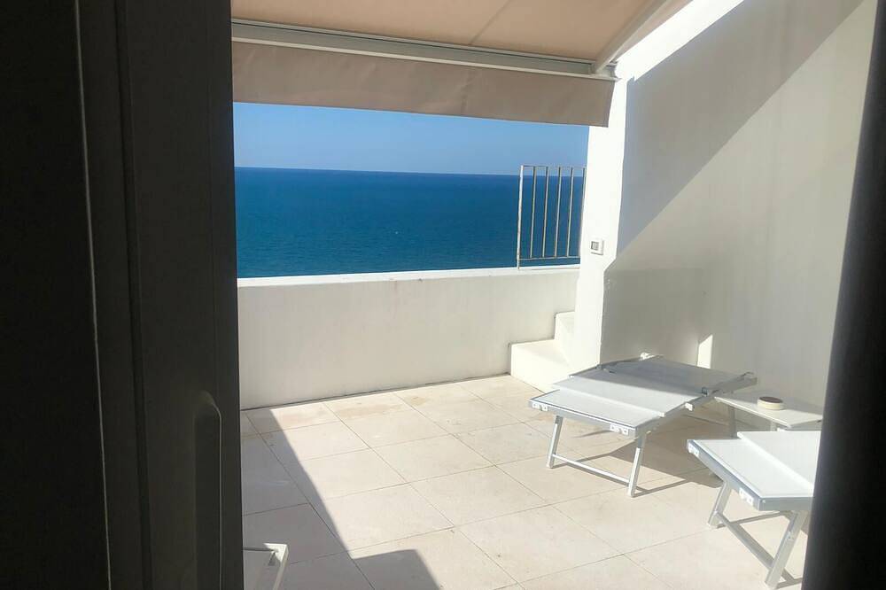 A window to the sea, vacation home, family use, breathtaking sea view in Peschici, Peschici region