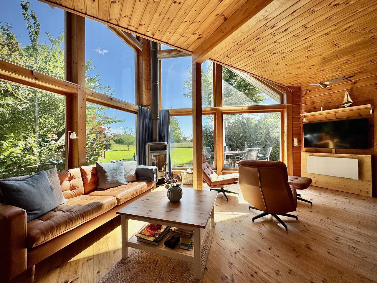 Ferienhaus "Sonnenblumenhaus" in Falshöft für bis zu 4 Personen und 2 Hunden - 300m zum Ostseestrand in Geltinger Birk, Nieby