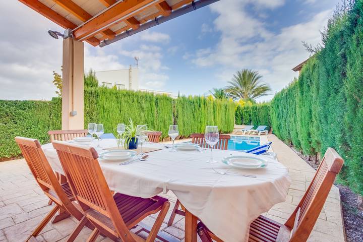 Villa für 8 Personen, mit Balkon und Terrasse sowie Garten in Alcúdia