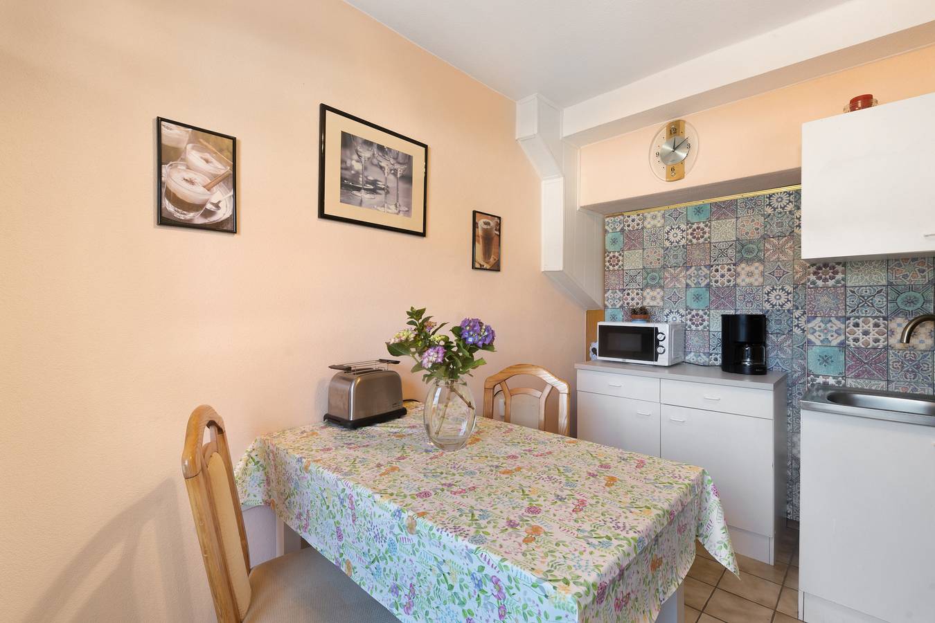 Apartamento entero, Apartamento 'Ferienwohnung' con Jardín Privado y Wi-Fi in Hirzenhain, Wetterau
