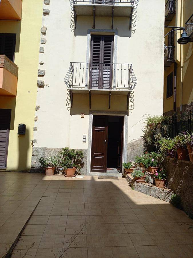 Gîte pour 4 personnes, avec balcon et vue à Loceri - 2