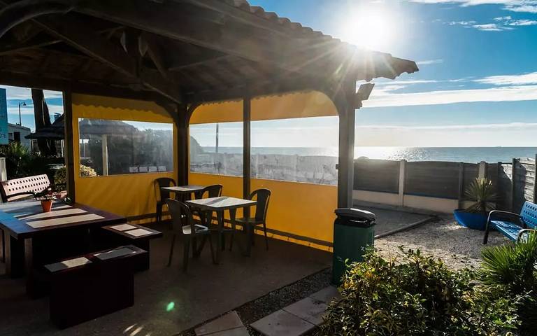 Camping für 2 Personen, mit Pool und Terrasse, mit Haustier in der Pays de la Loire - 4