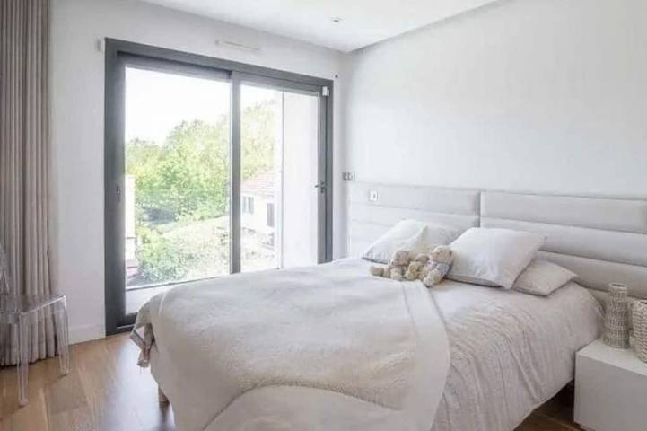 Location de vacances pour 8 personnes, avec jardin et sauna à Thiais - 2