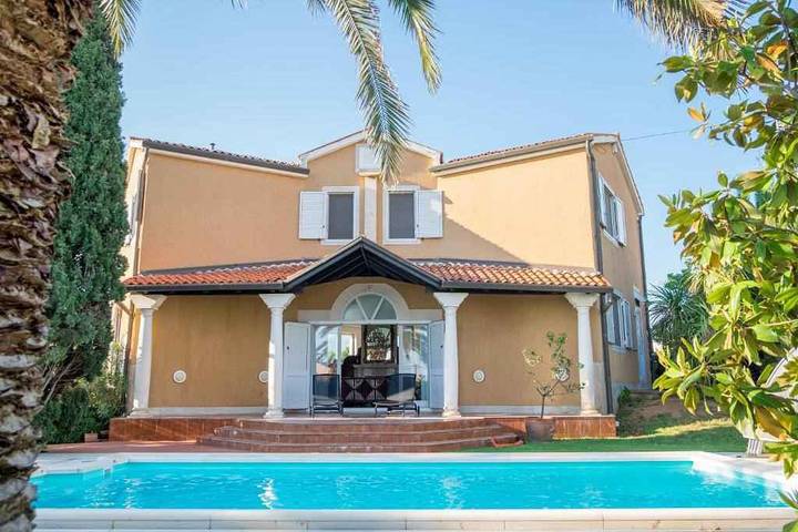 Villa for 6 people, with garden, with pets - 1