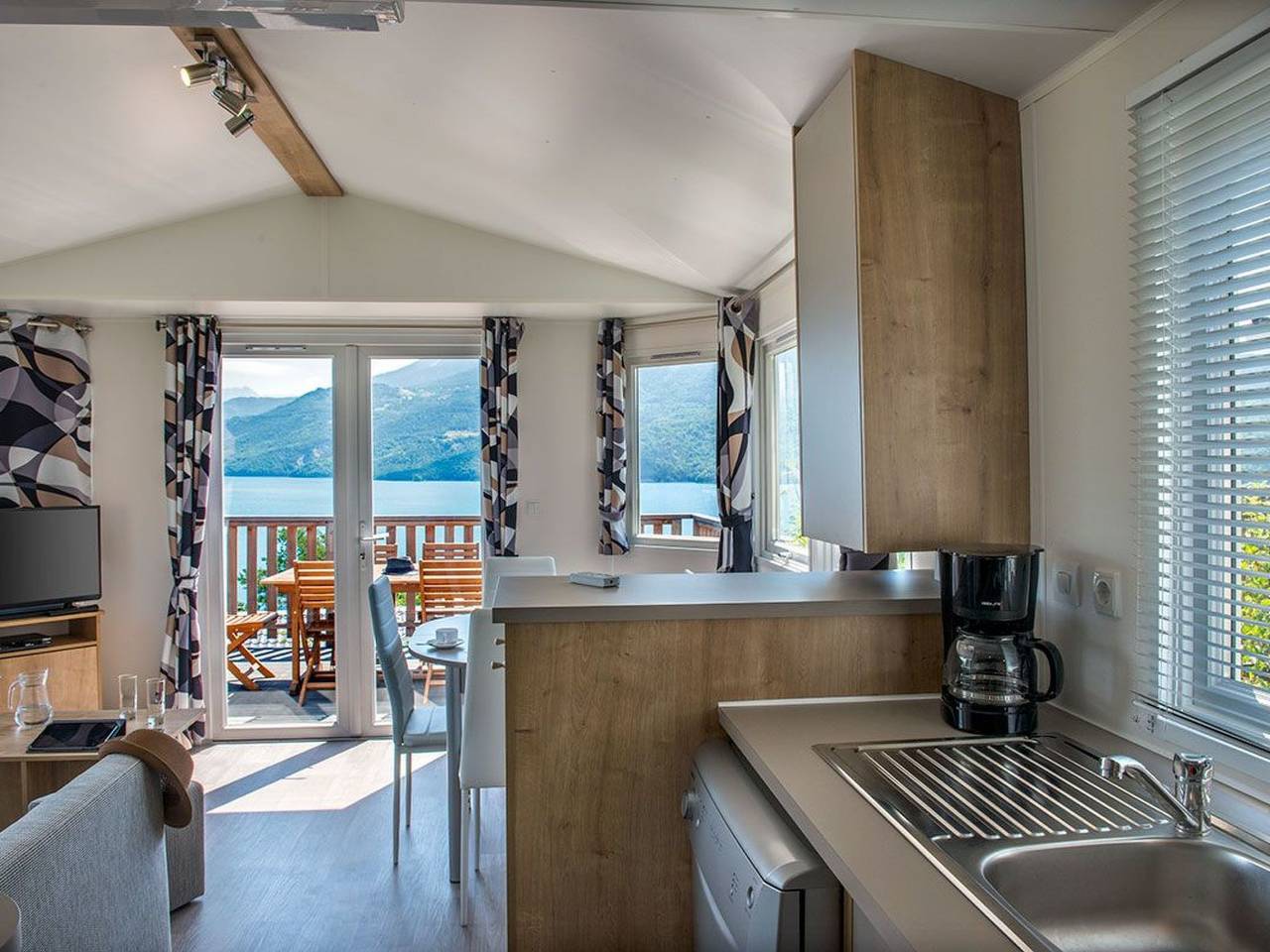 Entire apartment, Gemütliches Chalet am Ufer des Sees von Serre-Ponçon in Chorges, Écrins National Park