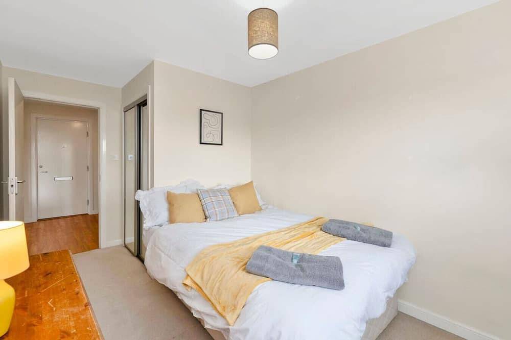 Entire apartment, Free Parking | Central | 2 Bedroom | 4 Guests in Livingston, West Lothian