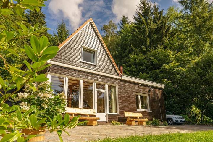 Ferienhaus für 6 Personen, mit Terrasse und Garten sowie Ausblick