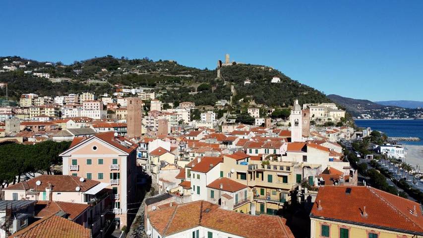 Gîte pour 5 personnes, avec balcon à Noli - 3