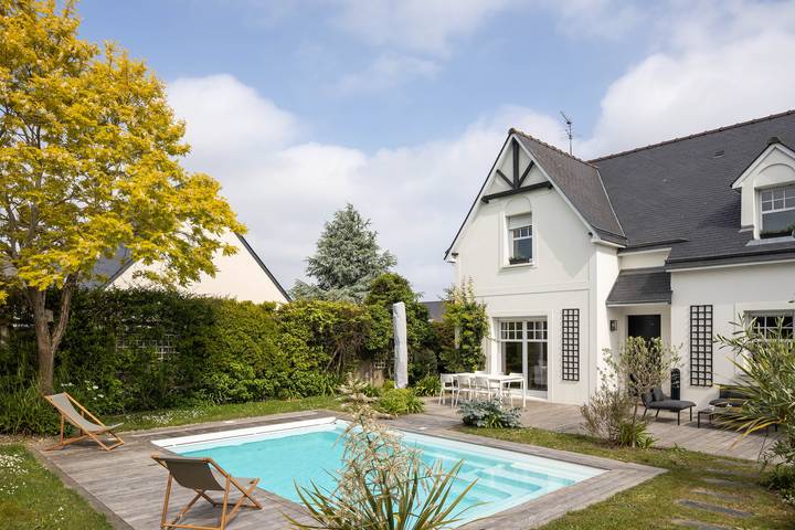 Ferienhaus für 8 Personen, mit Terrasse und Garten sowie Pool