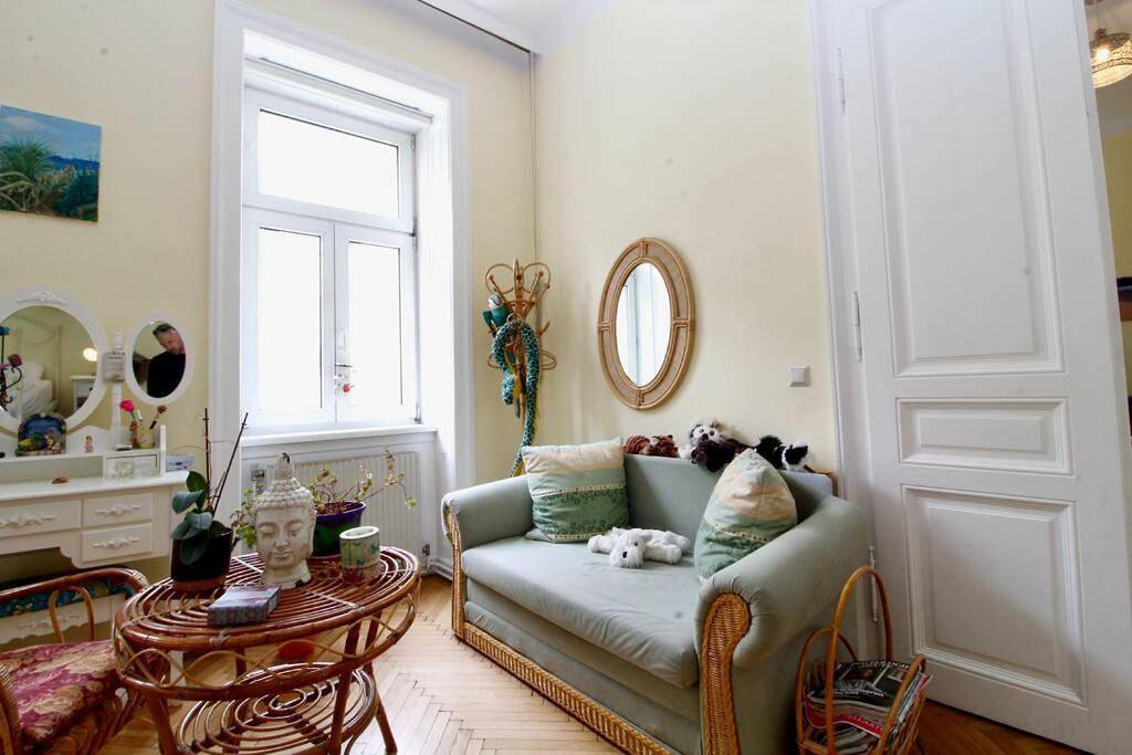 Apartamento inteiro, Your sunny, central and quiet home with garden in Viena, Danúbio Baixa Áustria