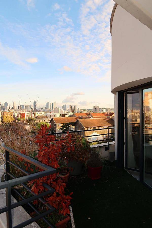 Gîte pour 8 personnes, avec vue et balcon à Colombes
