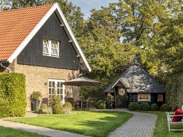 Ferienhaus für 16 Personen, mit Terrasse und Garten in Losser