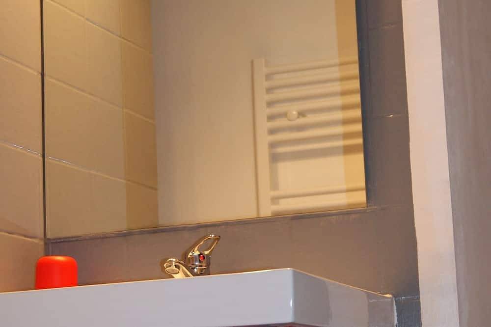 Appartement entier, Studio cosy en centre ville d'Ax les thermes, idéal pour cure et ski in Ax-les-Thermes, Pyrénées