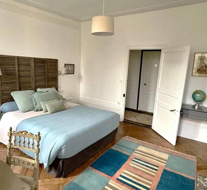 Location de vacances pour 4 personnes, avec Terrasse et Jardin ainsi que Piscine et Vue à Magnac-sur-Touvre