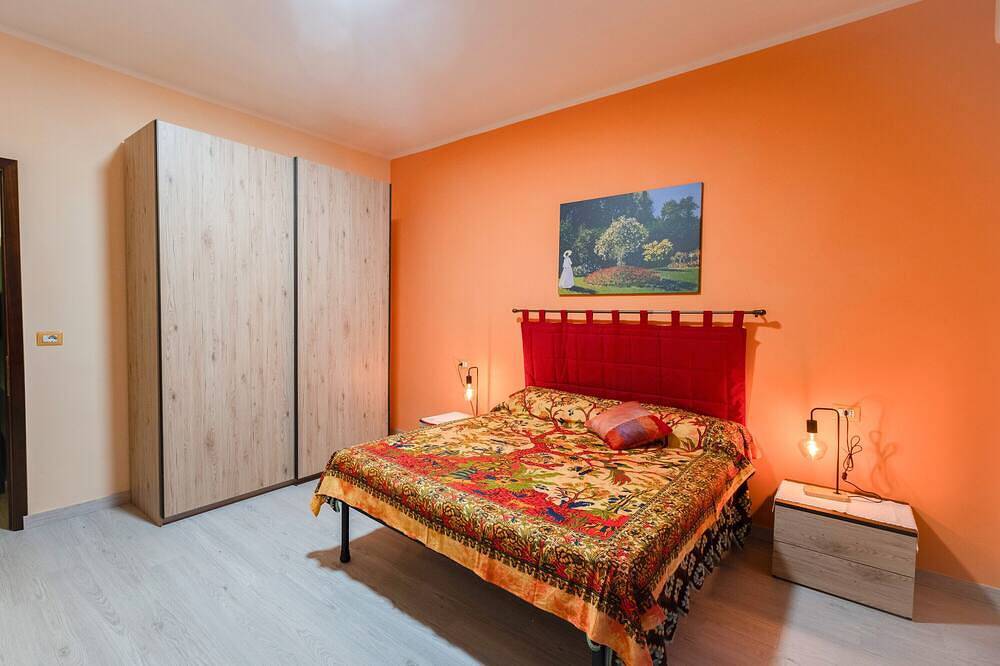 Holiday Home 'Monet 90mwifiparkingnetflix' with Balcony, Wi-Fi and Air Conditioning in Capodimonte, Lake Bolsena