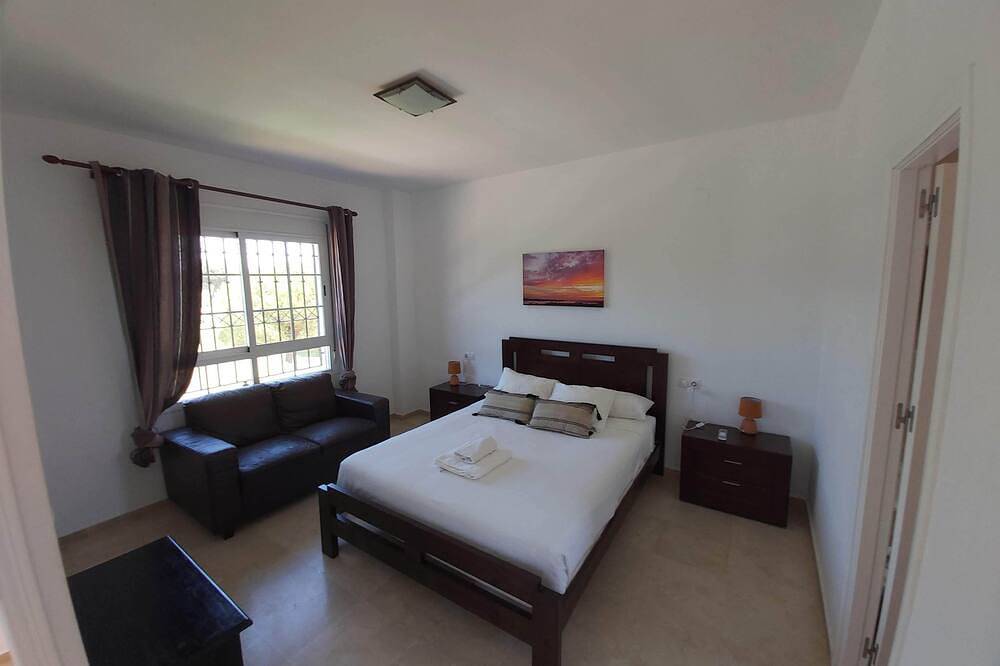 Luxury villa with private pool overlooking golf course, close to beach in Playa Nueva Umbría, El Portil