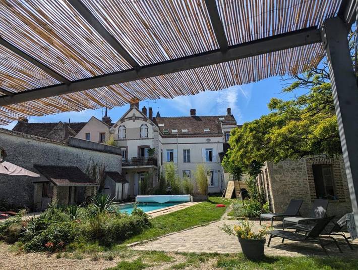 Gîte pour 5 personnes, avec Terrasse ainsi que Jardin et Piscine à Égreville