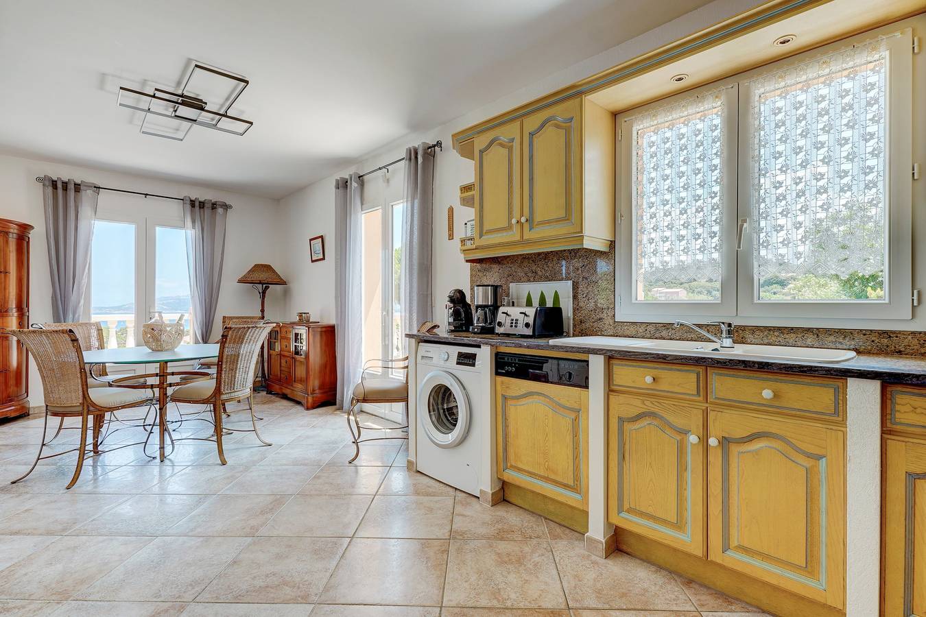 Villa Hestia Calvi - Maison climatisée avec piscine in Calvi, Calvi e dintorni