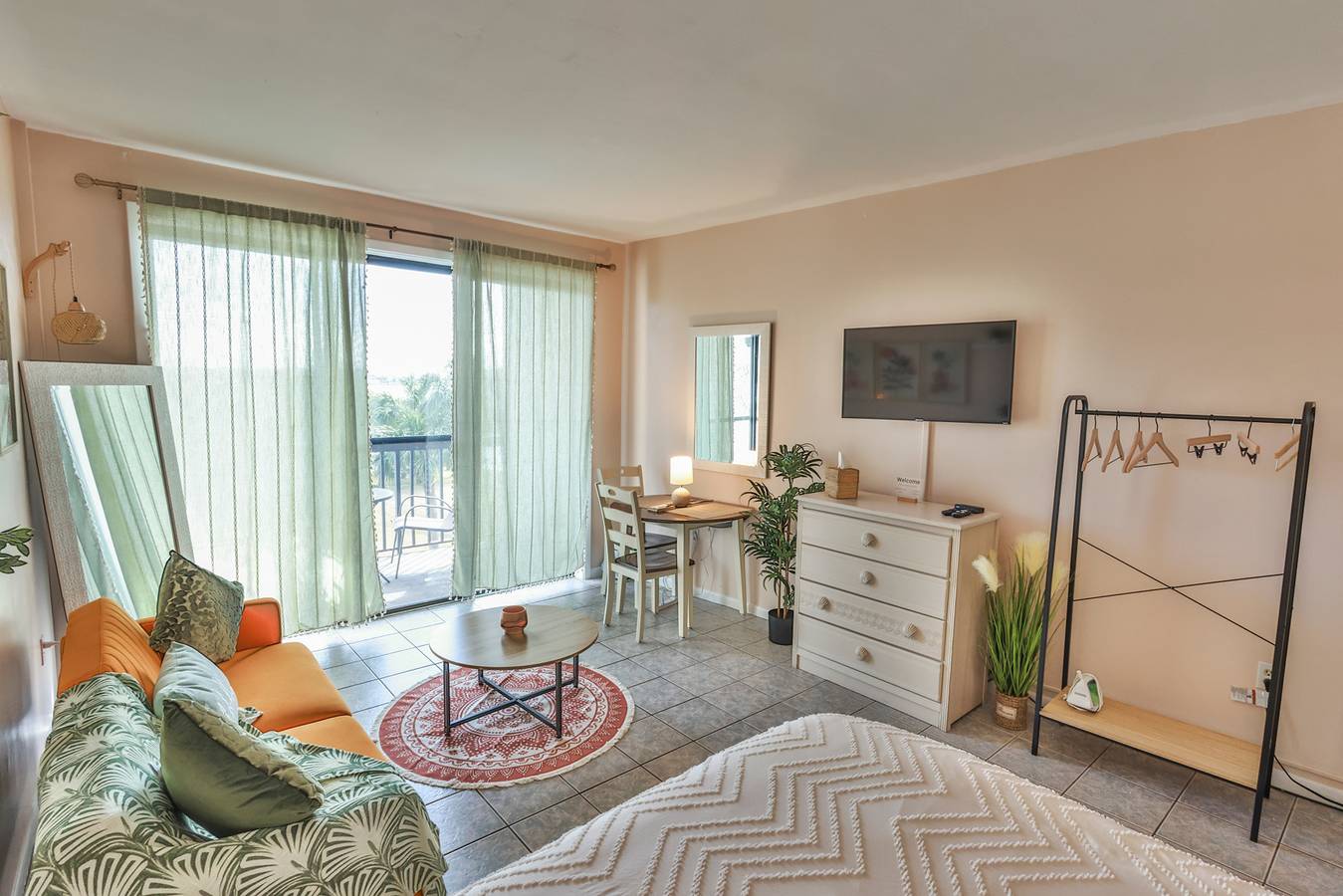 Entire studio, Beautiful Condo-Studio in Fort Walton Beach in Fort Walton Beach, Emerald Coast