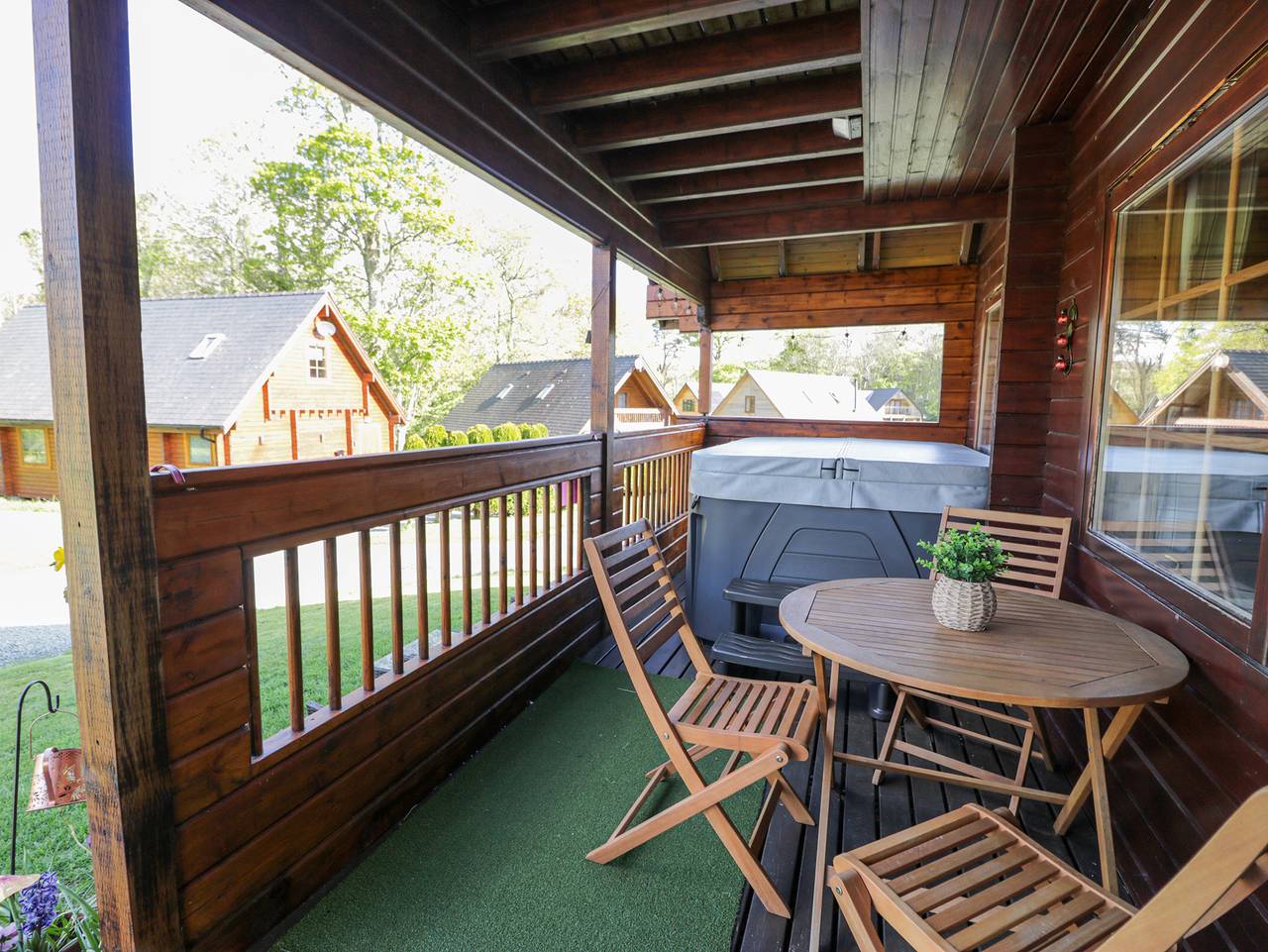 Sun View Lodge in Llanbedr, Snowdonia