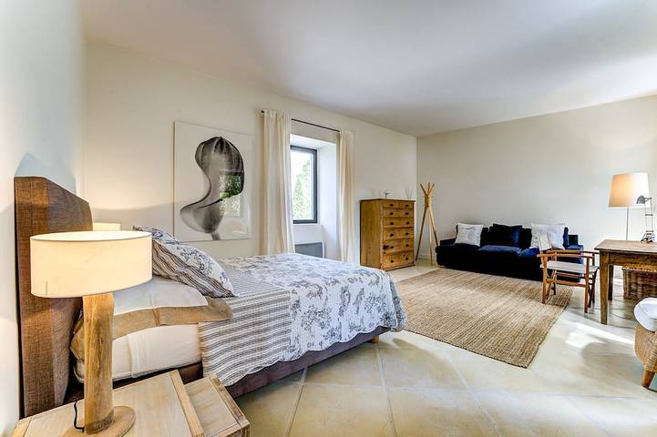 Location de vacances pour 14 personnes, avec terrasse et jardin à Saint-Privat-de-Champclos - 4