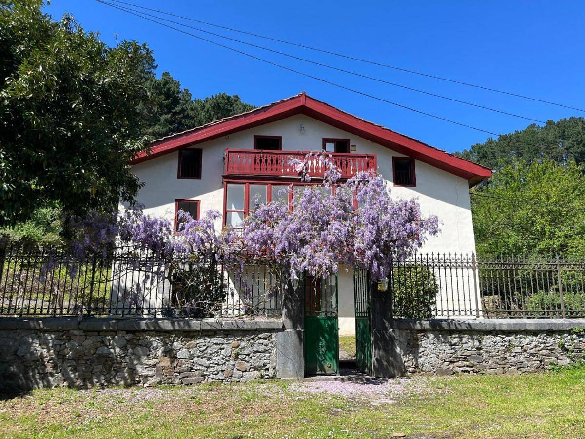 Lutzin Etxea, Caserío Vasco con piscina, jardín y parking, a 15 min de Bilbao in Llodio, Cordillera Cantábrica