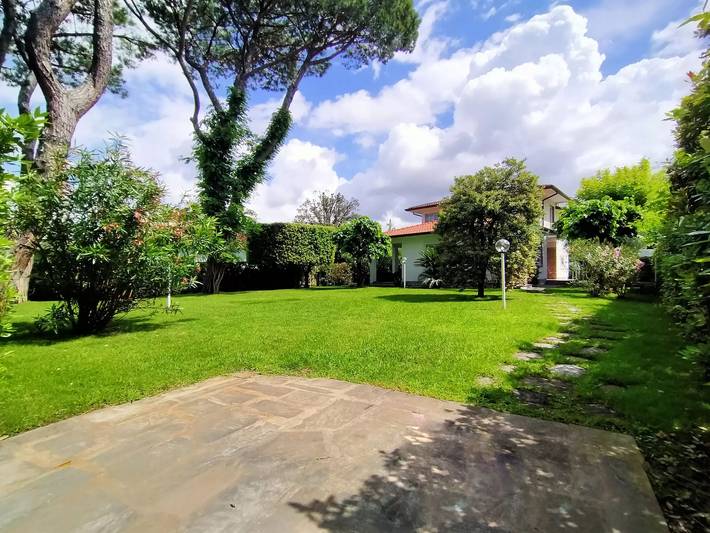 Ferienhaus für 12 Personen, mit Garten in Forte dei Marmi