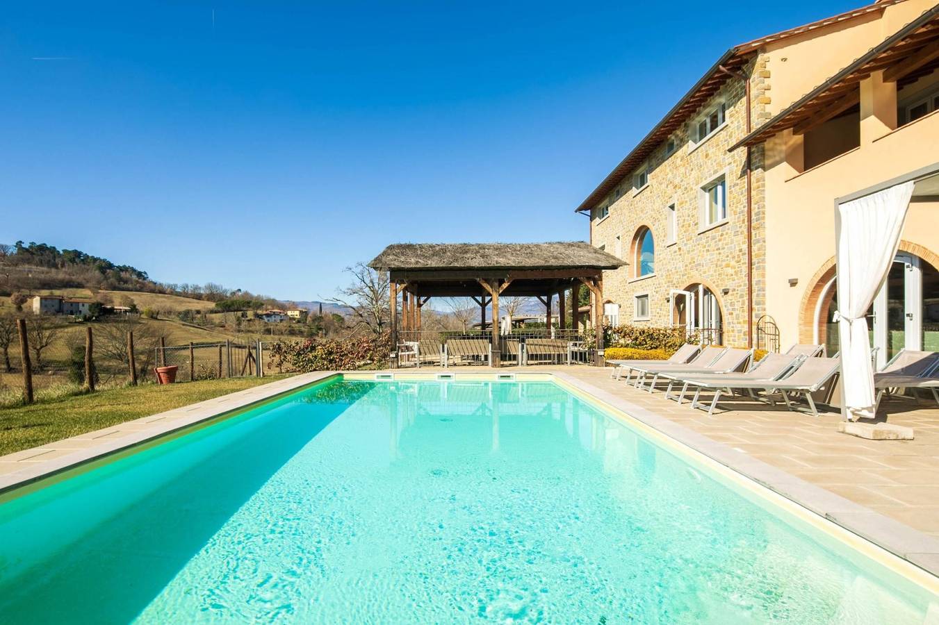 Elegant villa with pool, Spa and private lawn-Villa il Contado in Poppi, Casentino