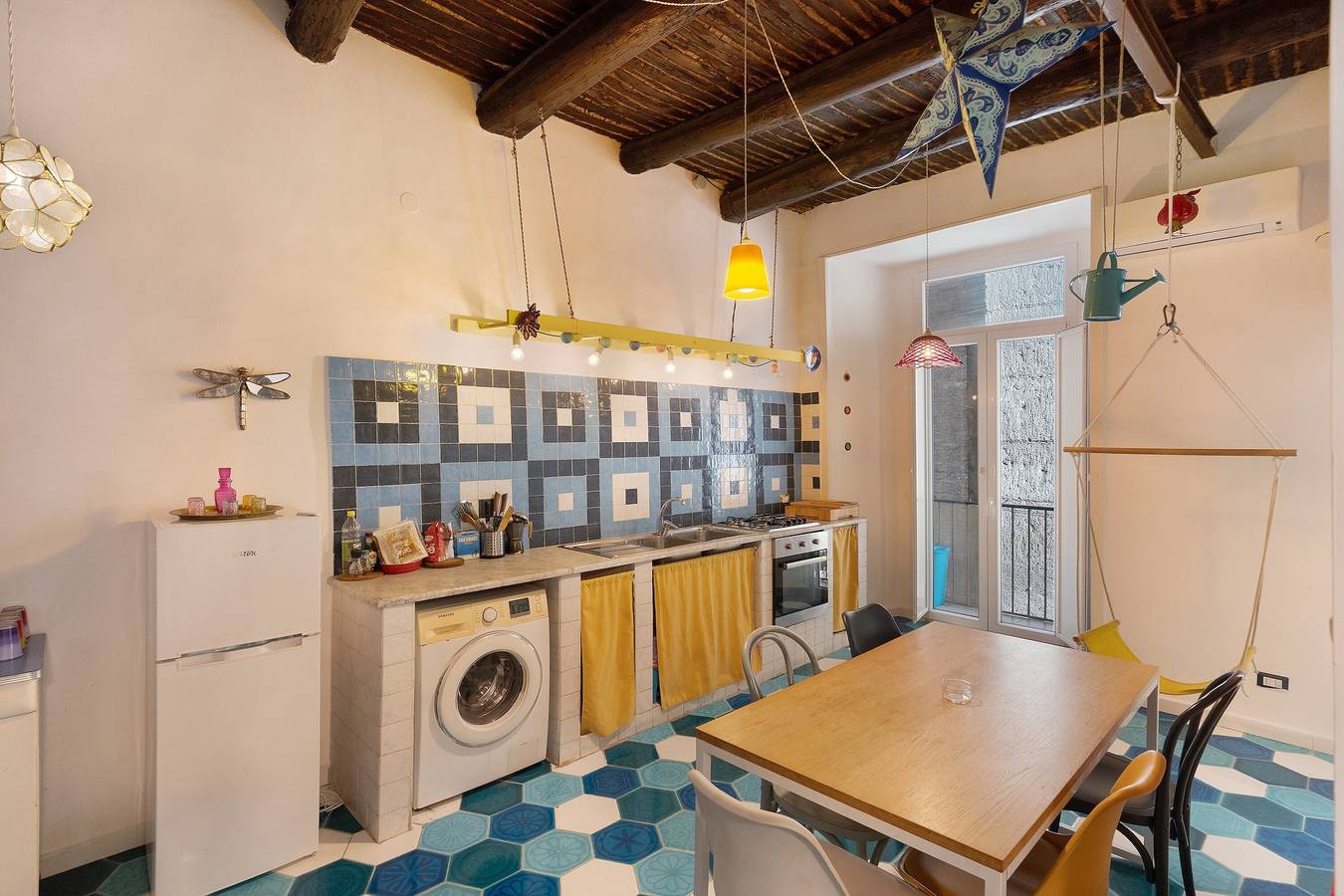 Ferienwohnung 'Annamaronna Home – Herz von Neapel' mit Balkon, Wlan & Klimaanlage in Neapel, Neapel Provinz