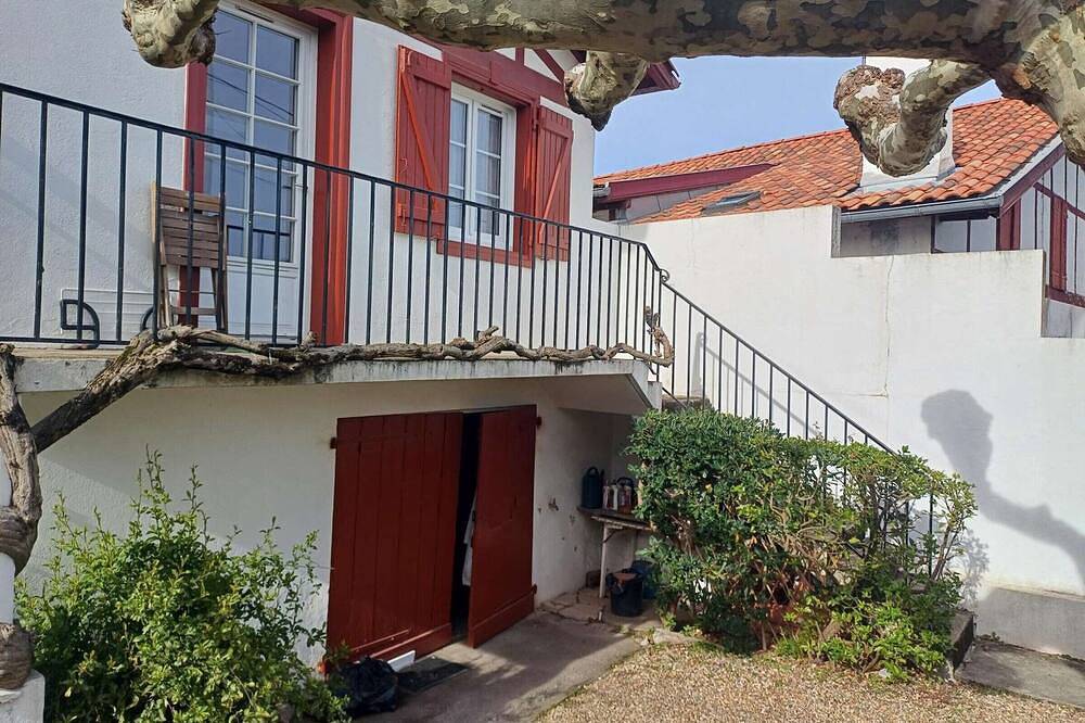 Entire apartment, Charming Apartment 300m from the Beach in Peaceful Guéthary in Guéthary, Bayonne region