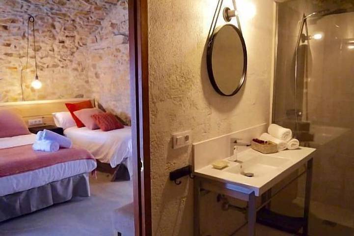 Location de vacances pour 26 personnes, avec piscine ainsi que jacuzzi et jardin à Santa Coloma de Farners - 3