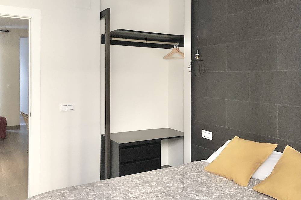 Hel lejlighed, Suites la merced 2 dormitorios in Centro (Málaga), Malaga